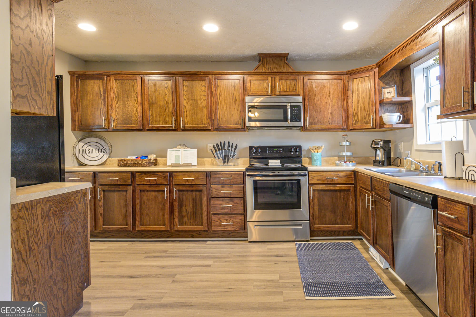 4 bedroom, 2 bathroom single family residence for rent at 196 Etowah Drive, Cartersville, GA 30120 for $5,234 a month — photo 10