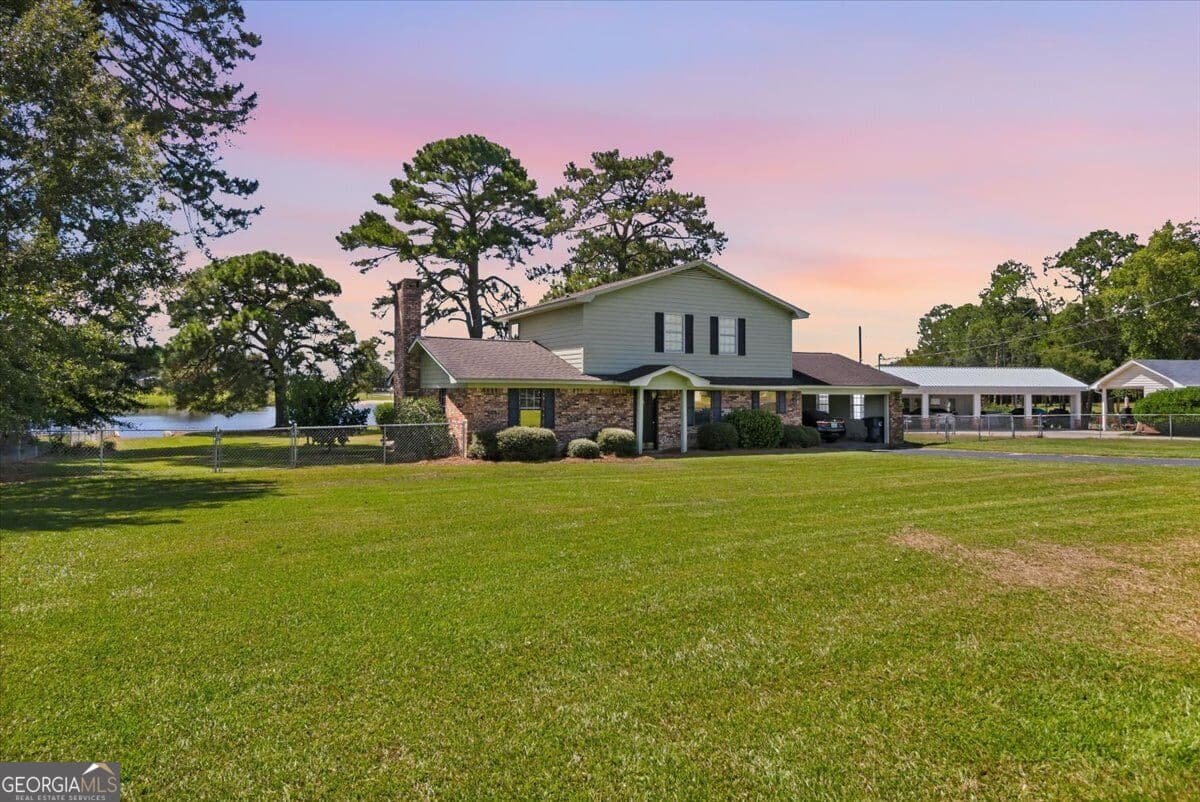 3 bedroom, 2 bathroom, 1,779 sq ft single family residence for sale at 443 Lakeshore Road, Pelham, GA 31779 — photo 3