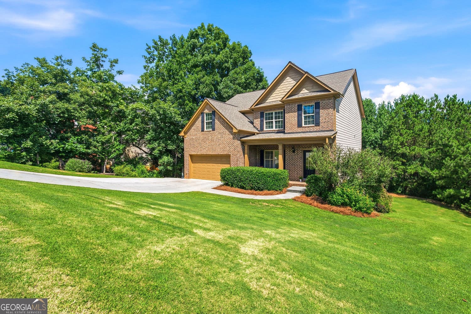 4 bedroom, 4.5 bathroom, 3,253 sq ft single family residence for sale at 905 Maple Creek Court, Loganville, GA 30052 — photo 3