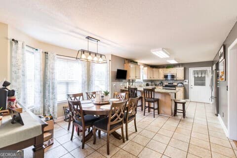 3 bedroom, 2.5 bathroom, 3,008 sq ft single family residence for sale at 191 Henry Drive, Gray, GA 31032 — photo 8