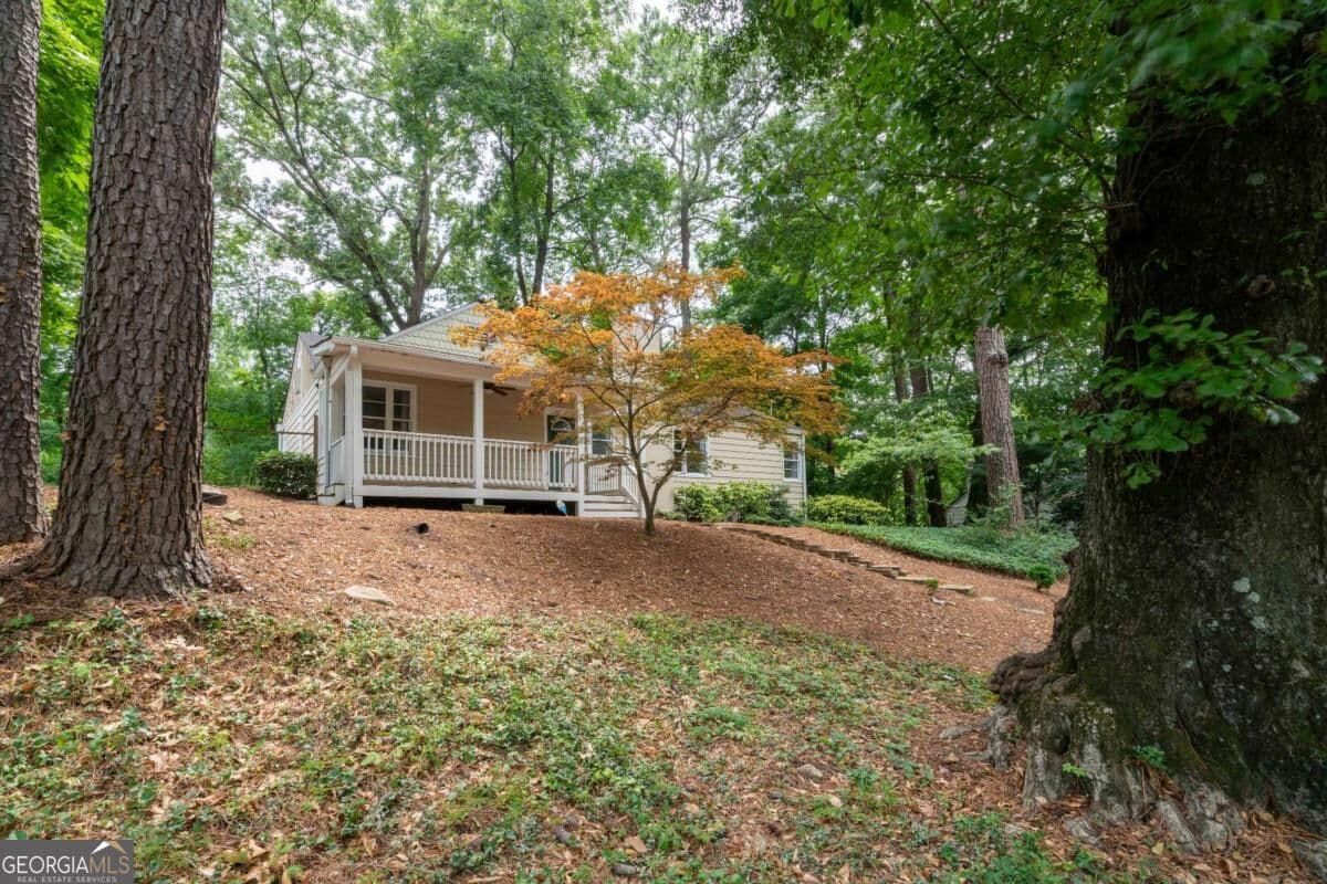 3 bedroom, 2.5 bathroom, 1,612 sq ft single family residence for sale at 444 Collier Road, Atlanta, GA 30309 — photo 2