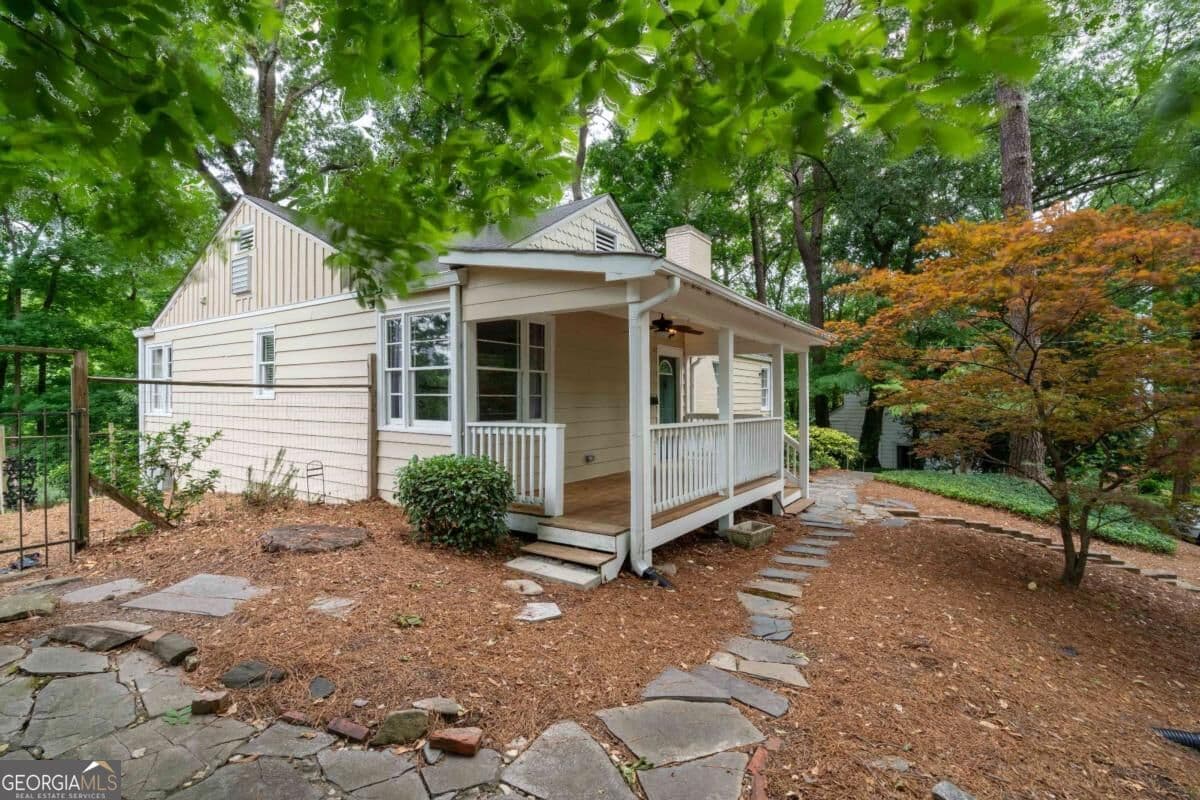 3 bedroom, 2.5 bathroom, 1,612 sq ft single family residence for sale at 444 Collier Road, Atlanta, GA 30309 — photo 3