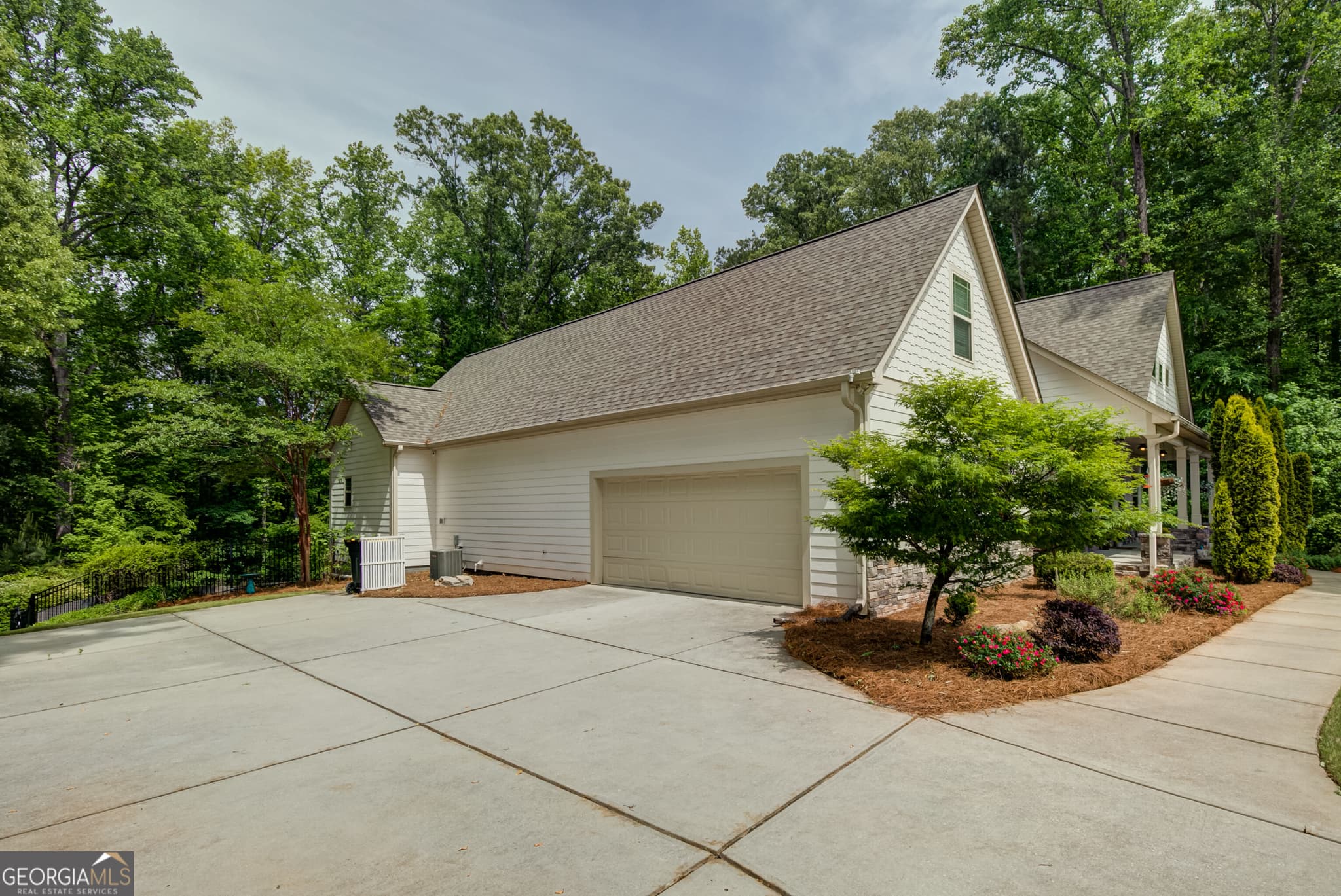 5 bedroom, 4 bathroom, 5,040 sq ft single family residence for sale at 105 Laurel Forest Drive, Tyrone, GA 30290 — photo 7