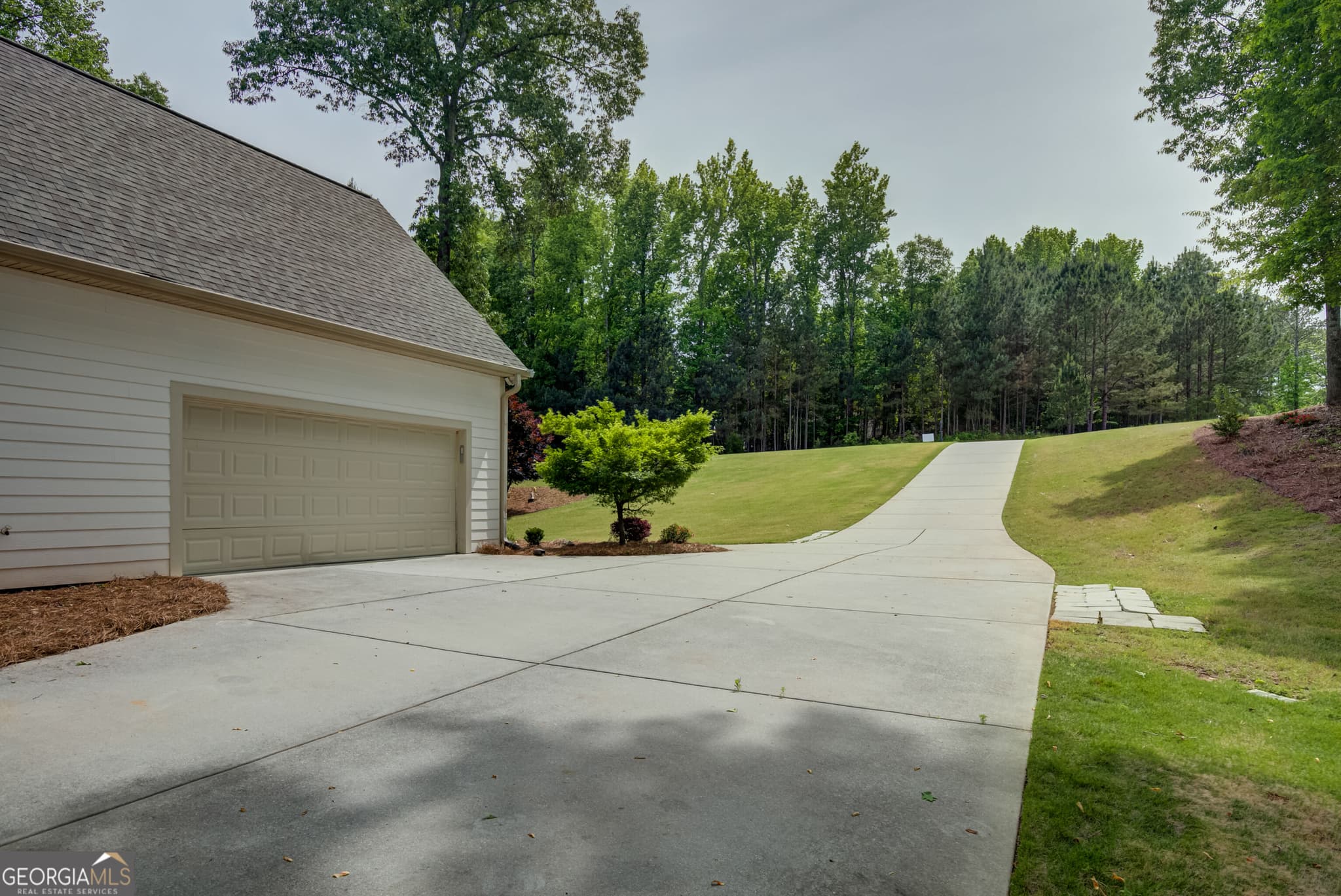 5 bedroom, 4 bathroom, 5,040 sq ft single family residence for sale at 105 Laurel Forest Drive, Tyrone, GA 30290 — photo 8