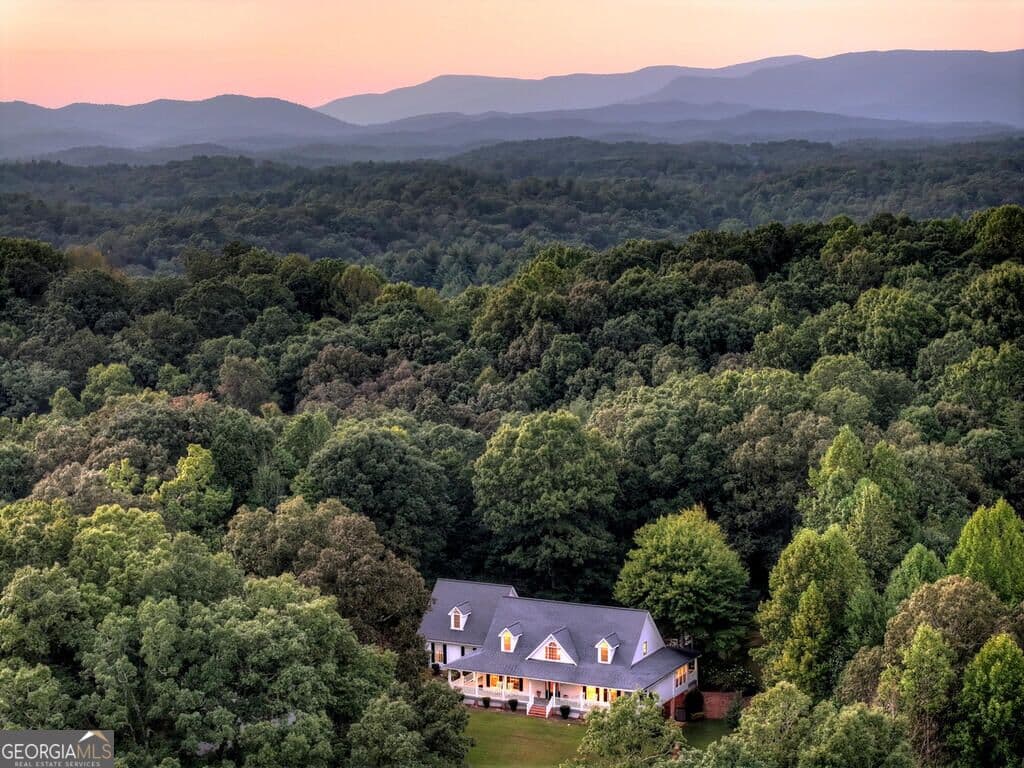 4 bedroom, 4.5 bathroom, 5,158 sq ft single family residence for sale at 552 Dalrymple Circle, Ellijay, GA 30540 — photo 7