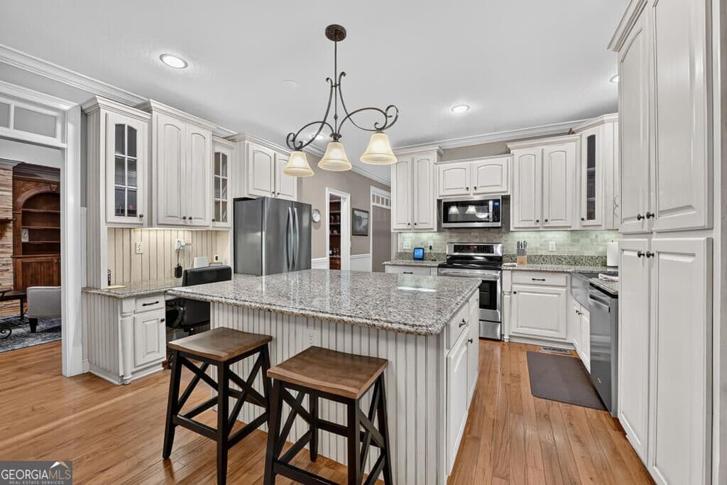 4 bedroom, 4.5 bathroom, 5,158 sq ft single family residence for sale at 552 Dalrymple Circle, Ellijay, GA 30540 — photo 5