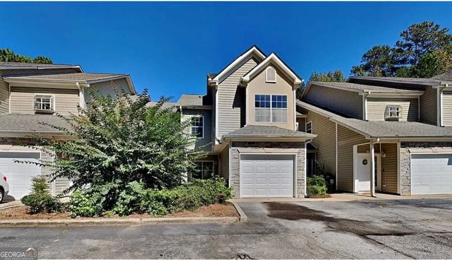 3 bedroom, 3.5 bathroom, 1,556 sq ft condominium for rent at 92 Bay Branch Boulevard 92, Fayetteville, GA 30214 for $2,050 a month — photo 1 of 15