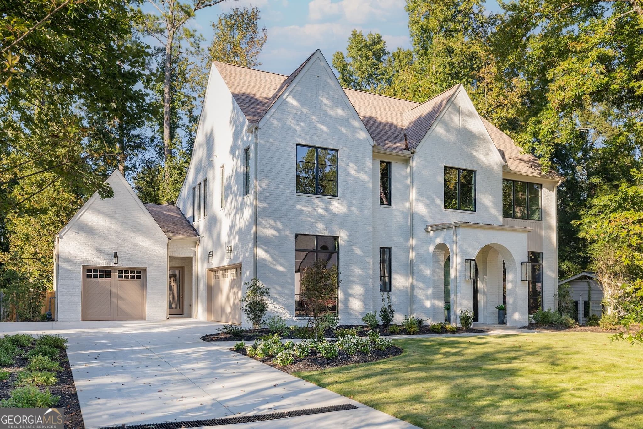 5 bedroom, 5.5 bathroom single family residence for sale at 175 Pebble Trail, Alpharetta, GA 30009 — photo 2