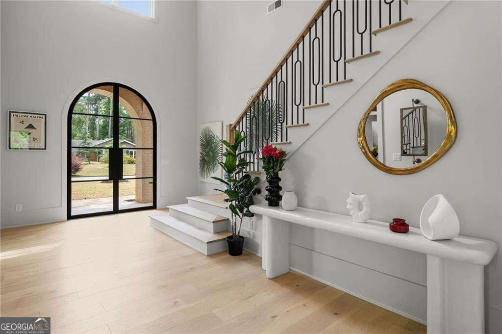 5 bedroom, 5.5 bathroom single family residence for sale at 175 Pebble Trail, Alpharetta, GA 30009 — photo 4