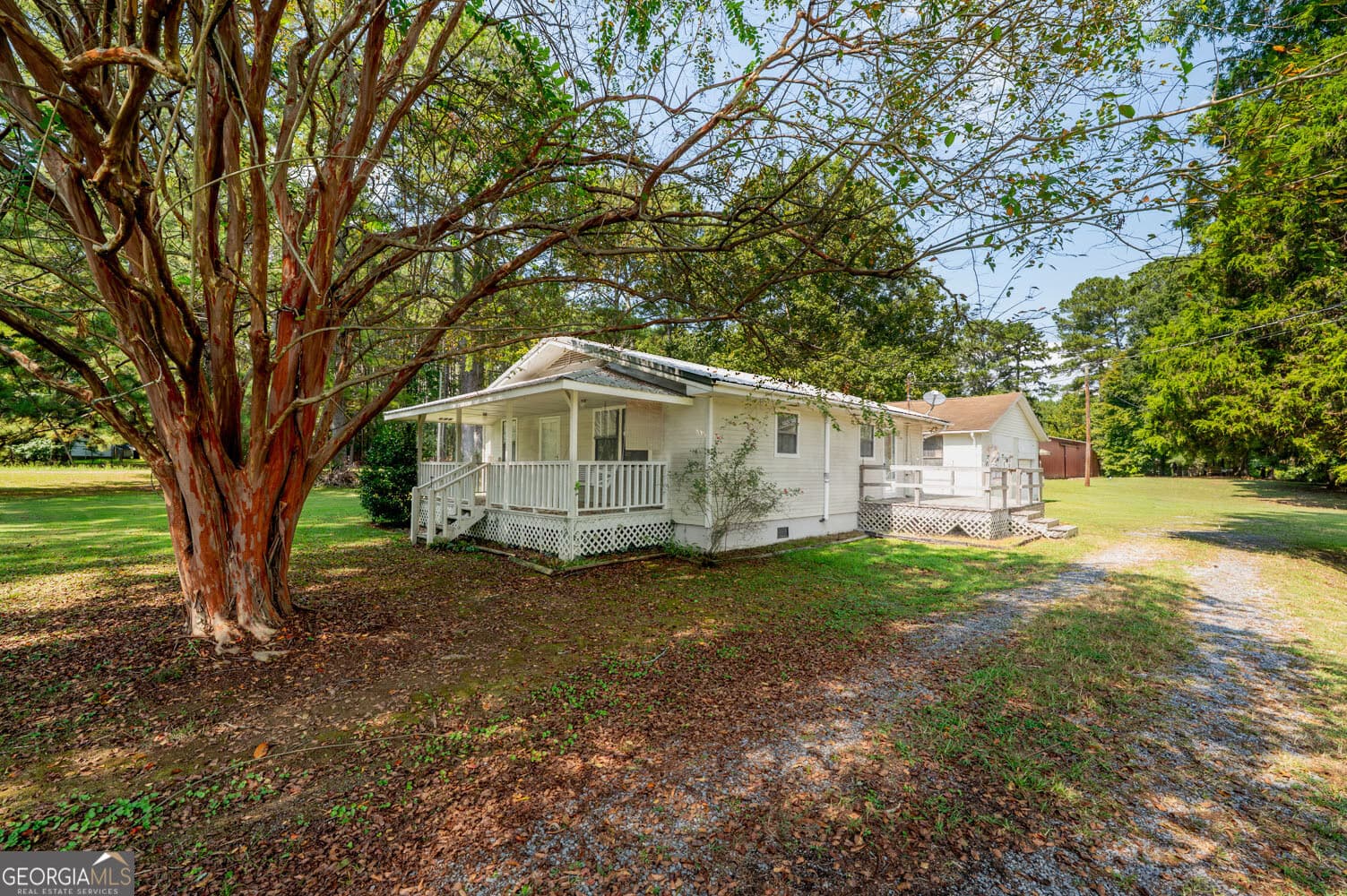 1 bedroom, 1 bathroom, 957 sq ft single family residence for sale at 381 McCarter Road, Lafayette, GA 30728 — photo 2