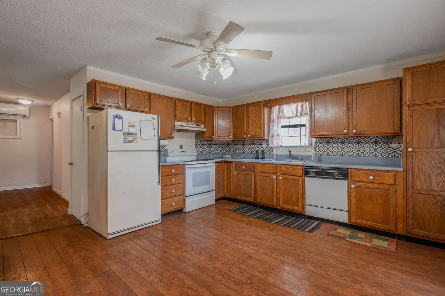 1 bedroom, 1 bathroom, 957 sq ft single family residence for sale at 381 McCarter Road, Lafayette, GA 30728 — photo 9