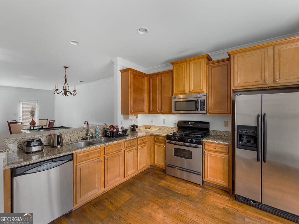 4 bedroom, 3.5 bathroom, 2,195 sq ft townhouse for sale at 3998 Llewellin Lane, Smyrna, GA 30082 — photo 3