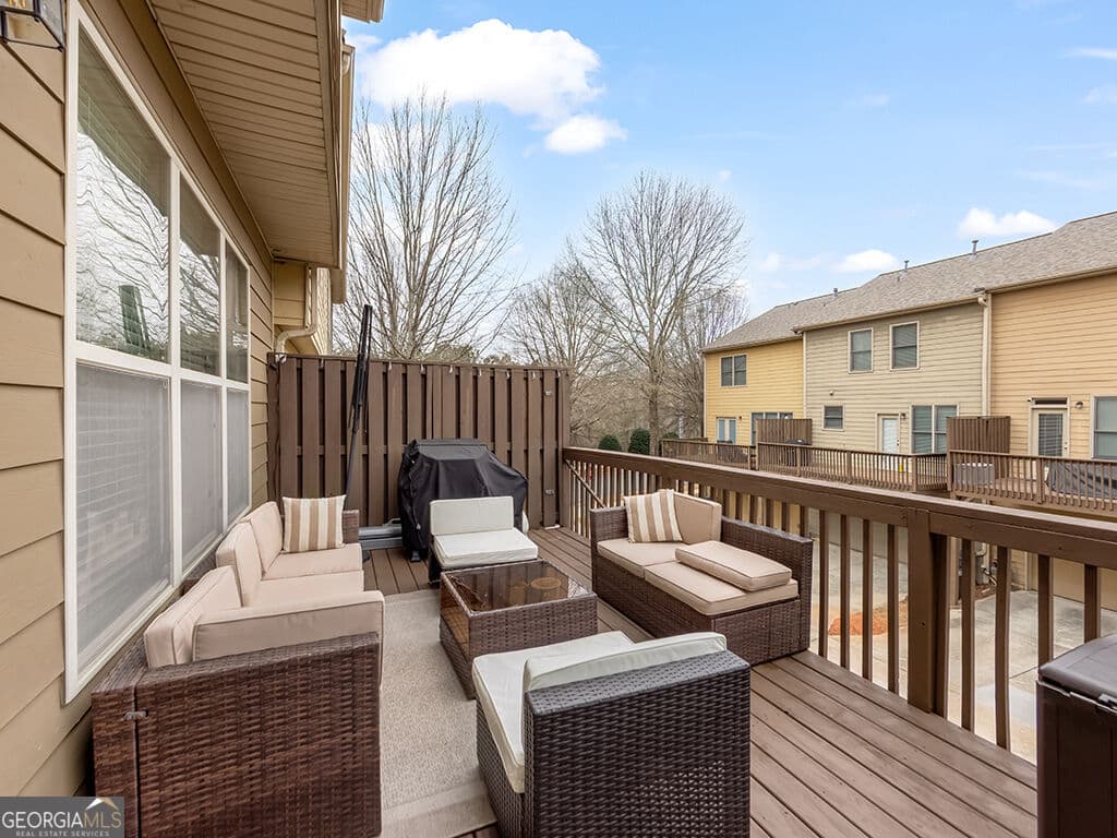4 bedroom, 3.5 bathroom, 2,195 sq ft townhouse for sale at 3998 Llewellin Lane, Smyrna, GA 30082 — photo 10