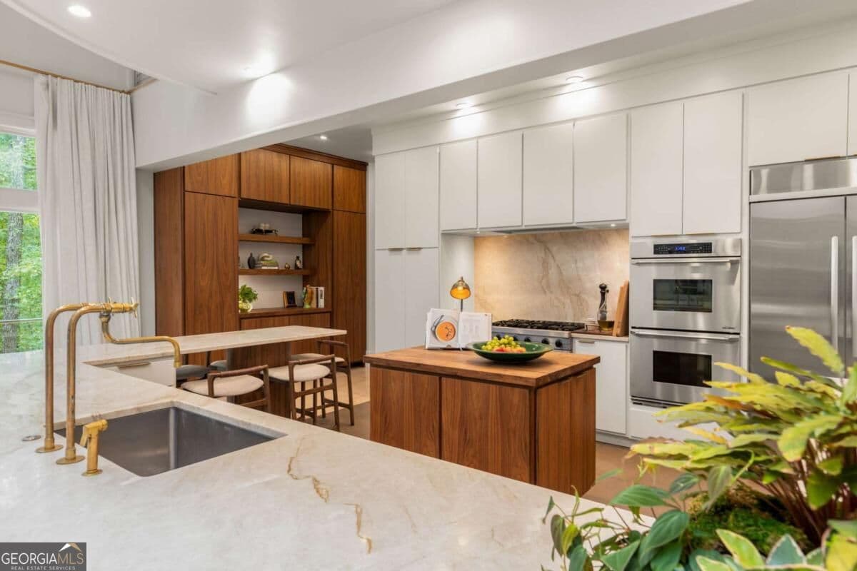 4 bedroom, 4 bathroom, 3,959 sq ft single family residence for sale at 9016 Selborne Lane, Chattahoochee Hills, GA 30268 — photo 6