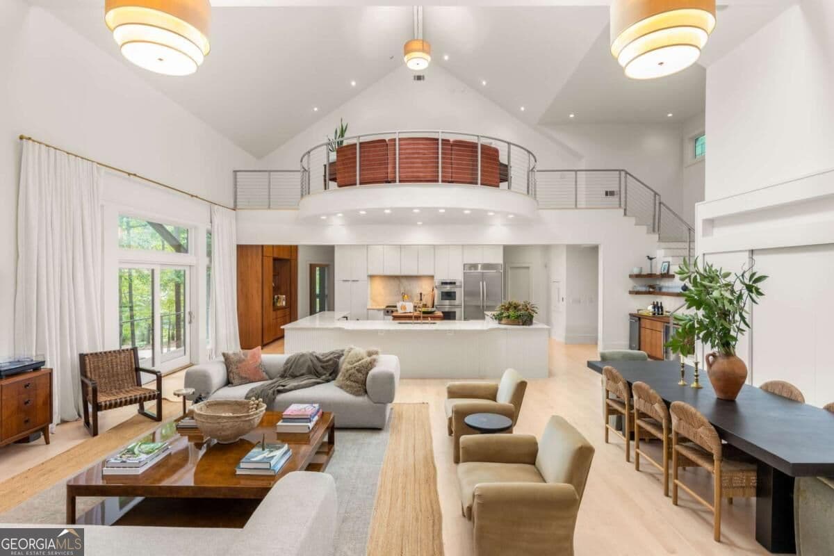 4 bedroom, 4 bathroom, 3,959 sq ft single family residence for sale at 9016 Selborne Lane, Chattahoochee Hills, GA 30268 — photo 3