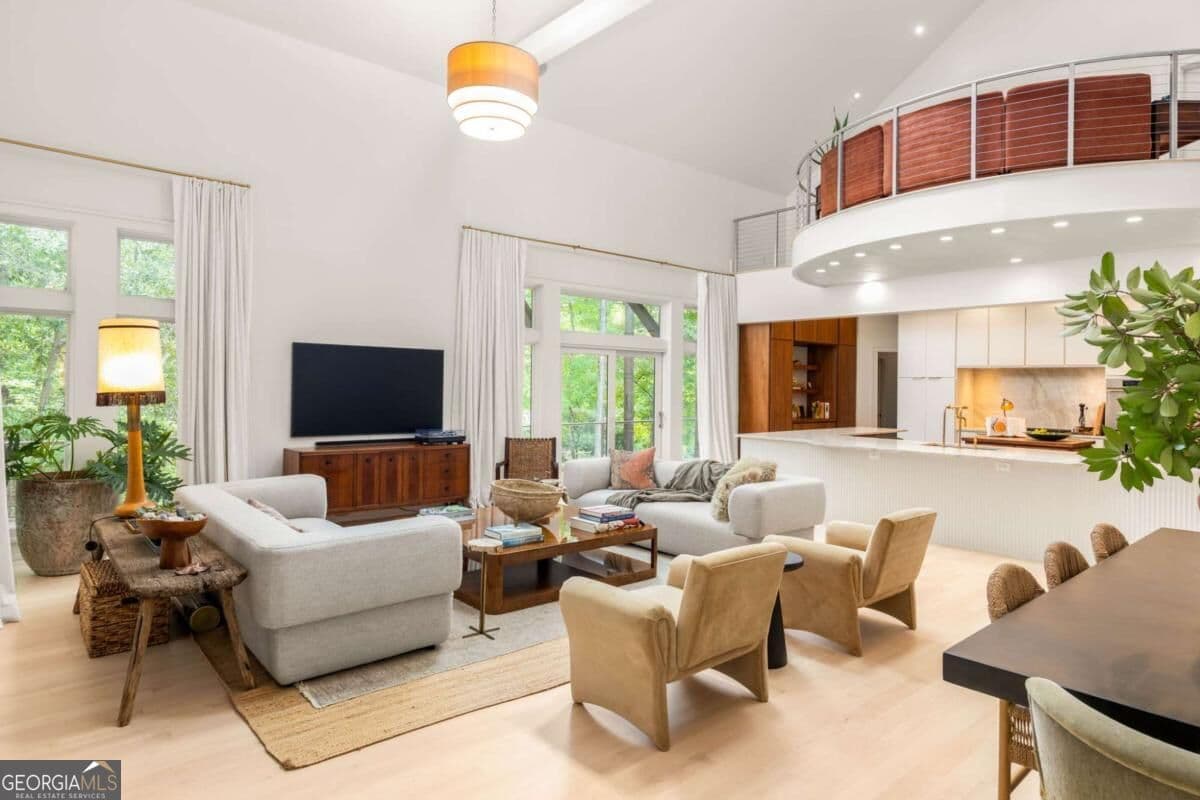 4 bedroom, 4 bathroom, 3,959 sq ft single family residence for sale at 9016 Selborne Lane, Chattahoochee Hills, GA 30268 — photo 5