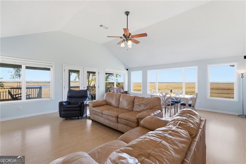 3 bedroom, 2 bathroom, 1,600 sq ft single family residence for sale at 1116 Pleasure Point Lane, Townsend, GA 31331 — photo 5
