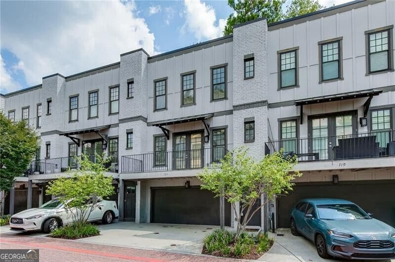 2 bedroom, 2.5 bathroom, 1,746 sq ft townhouse for rent at 721 Taylor Court, Atlanta, GA 30324 for $3,500 a month — photo 2