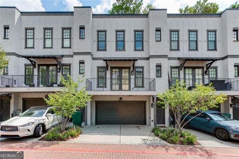 2 bedroom, 2.5 bathroom, 1,746 sq ft townhouse for rent at 721 Taylor Court, Atlanta, GA 30324 for $3,500 a month — photo 1 of 47