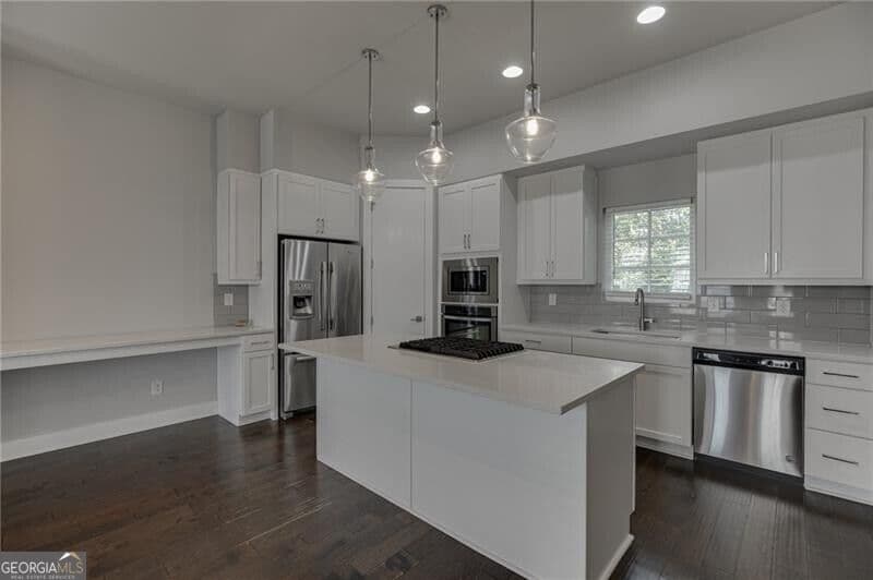 2 bedroom, 2.5 bathroom, 1,746 sq ft townhouse for rent at 721 Taylor Court, Atlanta, GA 30324 for $3,500 a month — photo 8