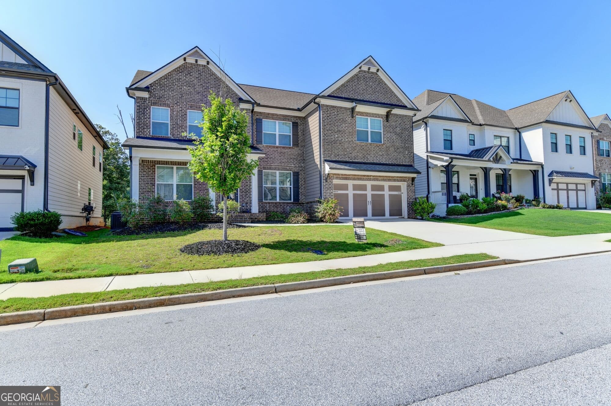 5 bedroom, 4 bathroom, 3,860 sq ft single family residence for sale at 4169 Brookmont Way, Auburn, GA 30011 — photo 2