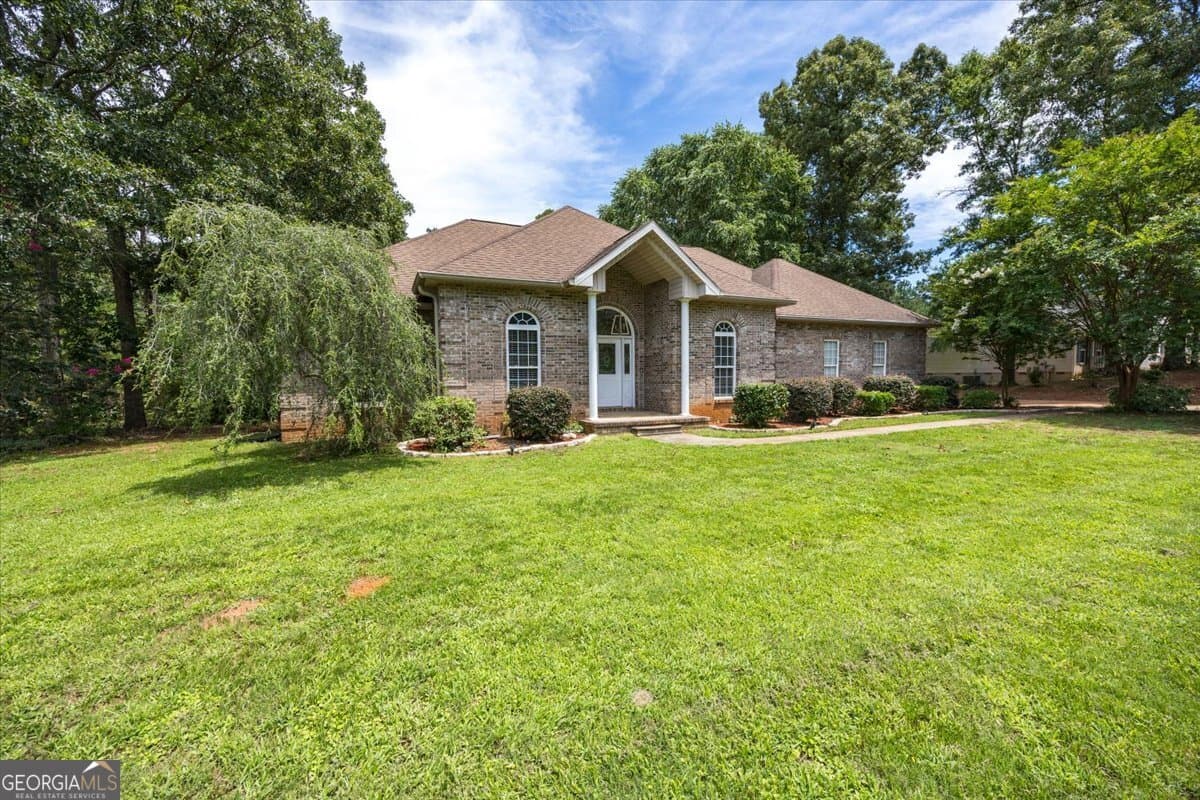 4 bedroom, 2 bathroom, 2,385 sq ft single family residence for sale at 156 Henry Drive, Gray, GA 31032 — photo 3
