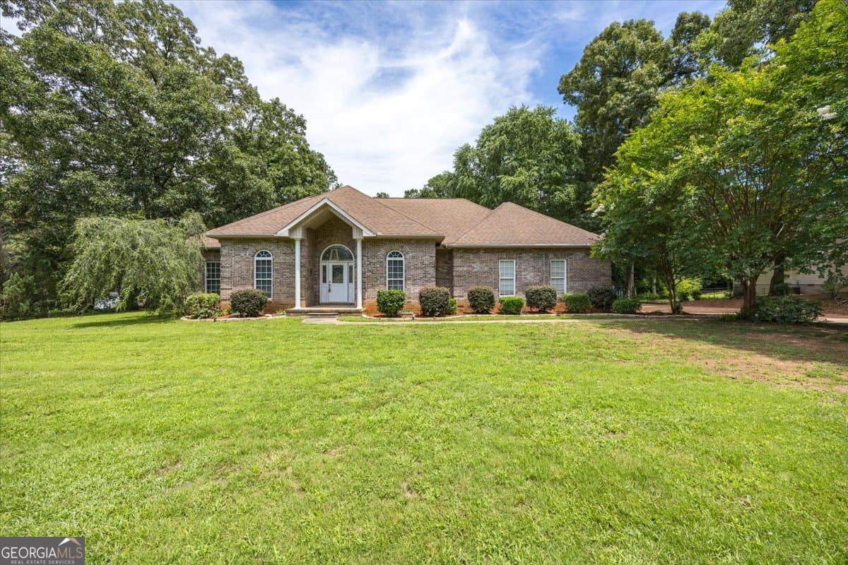 4 bedroom, 2 bathroom, 2,385 sq ft single family residence for sale at 156 Henry Drive, Gray, GA 31032 — photo 1 of 39