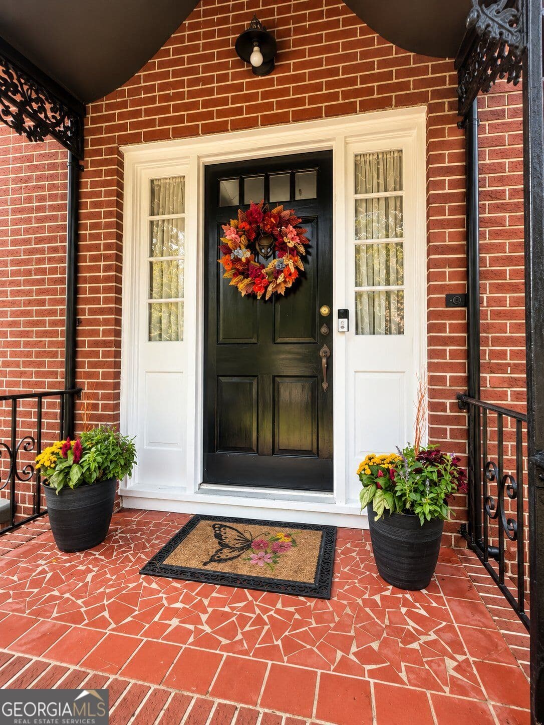 4 bedroom, 3 bathroom, 3,341 sq ft single family residence for sale at 3249 Majestic Circle, Avondale Estates, GA 30002 — photo 2