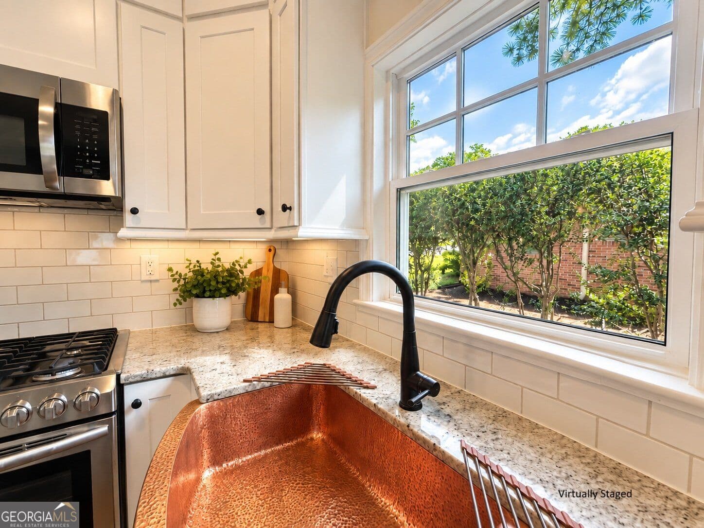 4 bedroom, 3 bathroom, 3,341 sq ft single family residence for sale at 3249 Majestic Circle, Avondale Estates, GA 30002 — photo 9