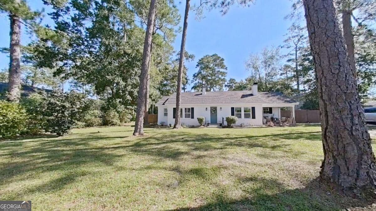 3 bedroom, 2 bathroom, 1,402 sq ft single family residence for sale at 116 Glenwood Drive, Thomasville, GA 31792 — photo 2