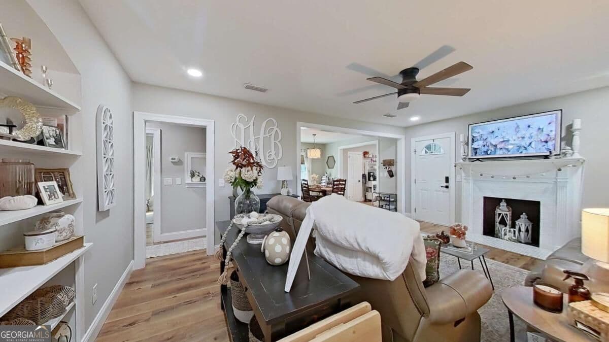 3 bedroom, 2 bathroom, 1,402 sq ft single family residence for sale at 116 Glenwood Drive, Thomasville, GA 31792 — photo 3