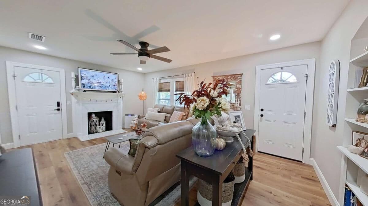 3 bedroom, 2 bathroom, 1,402 sq ft single family residence for sale at 116 Glenwood Drive, Thomasville, GA 31792 — photo 4