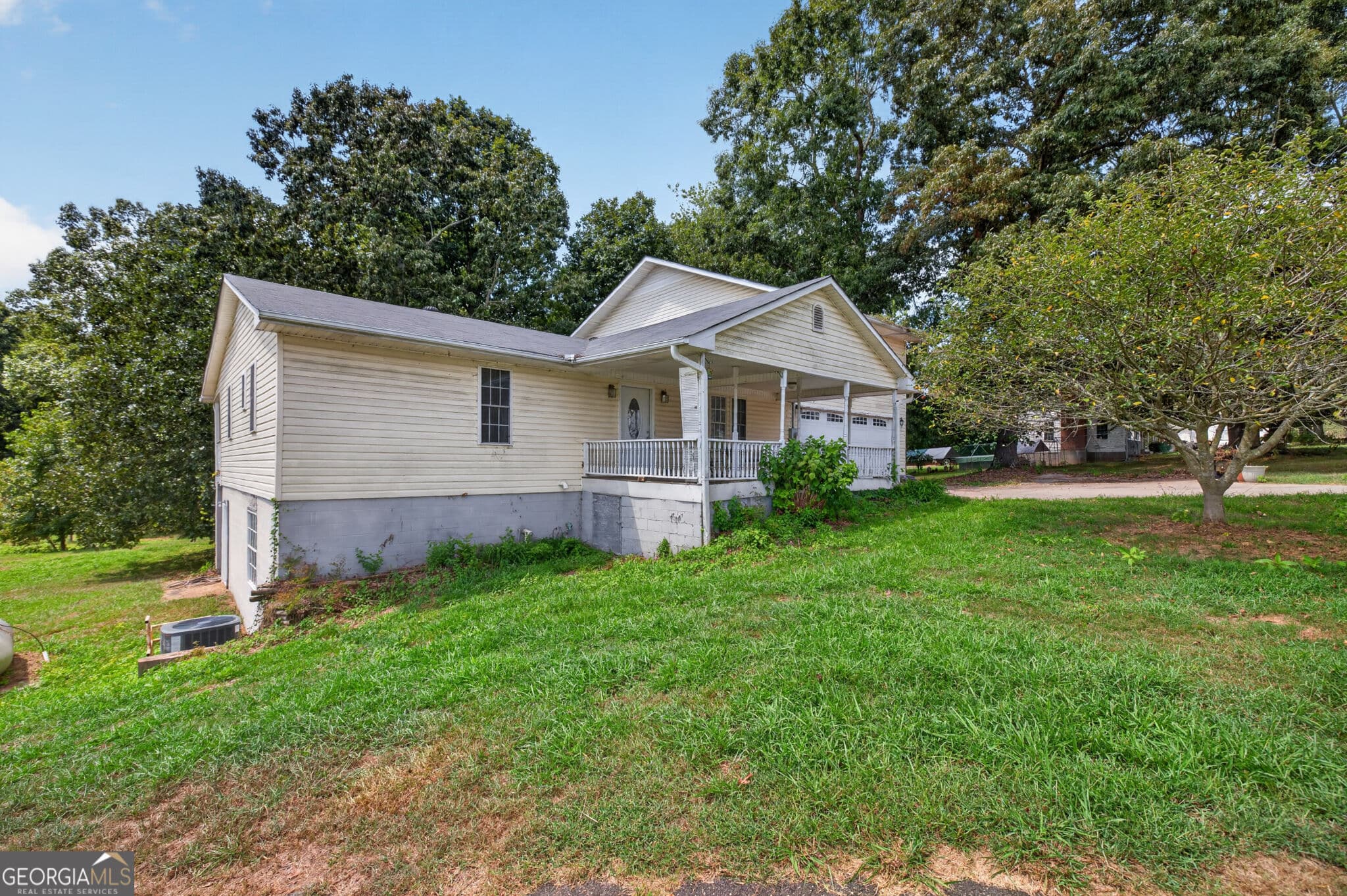 3 bedroom, 4 bathroom, 2,407 sq ft single family residence for sale at 1989 Burke Road, Carnesville, GA 30521