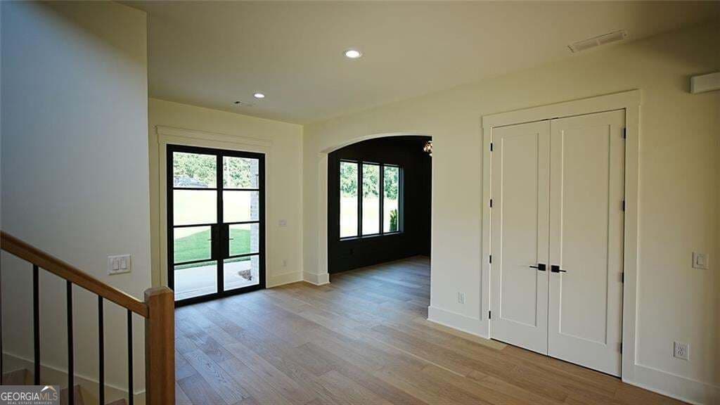 5 bedroom, 4.5 bathroom, 4,704 sq ft single family residence for sale at 6218 Blackjack Road, Flowery Branch, GA 30542 — photo 4