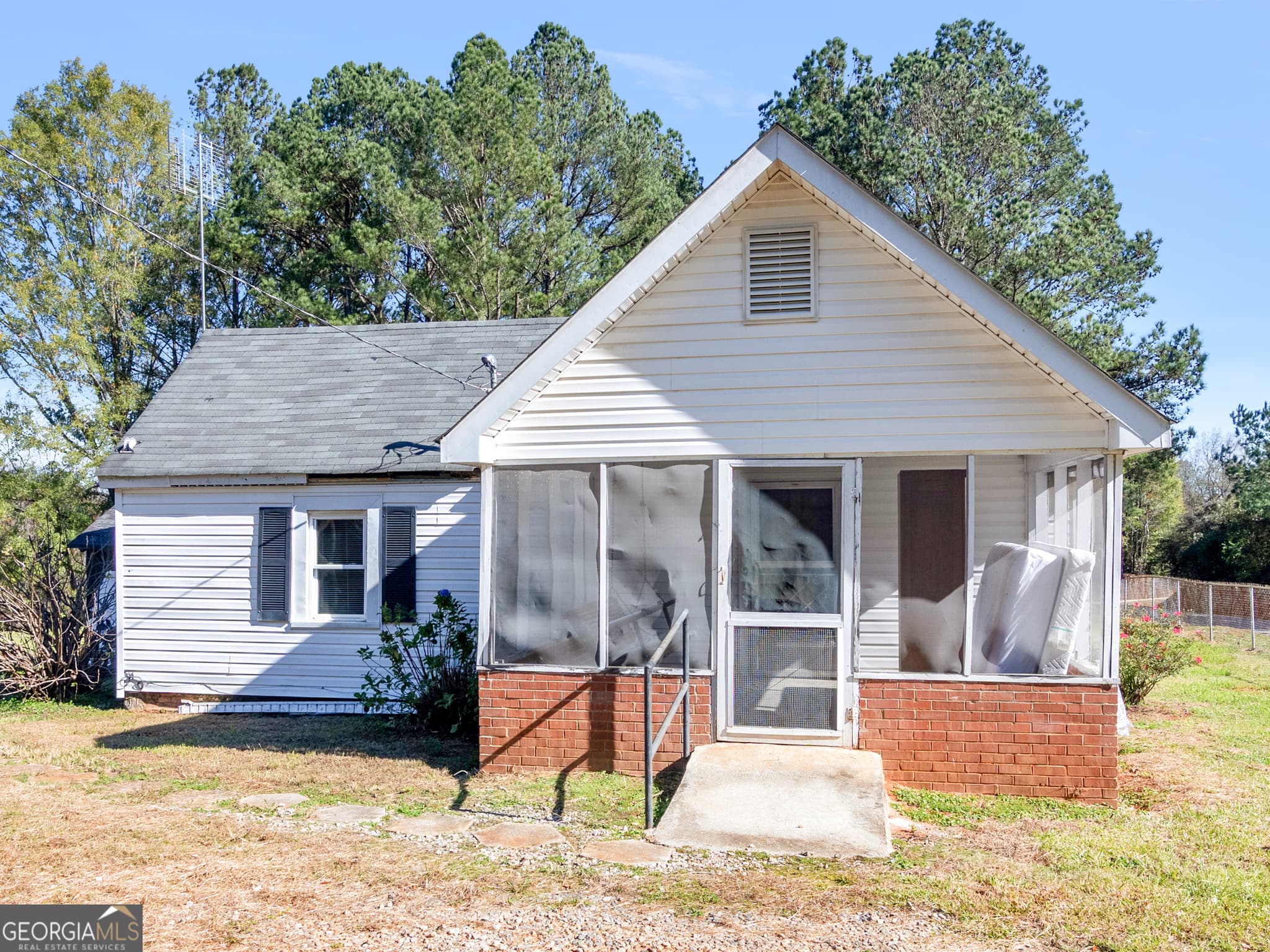 2 bedroom, 1 bathroom, 1,018 sq ft single family residence sold at 15815 Ga Highway 109, Meansville, GA 30256