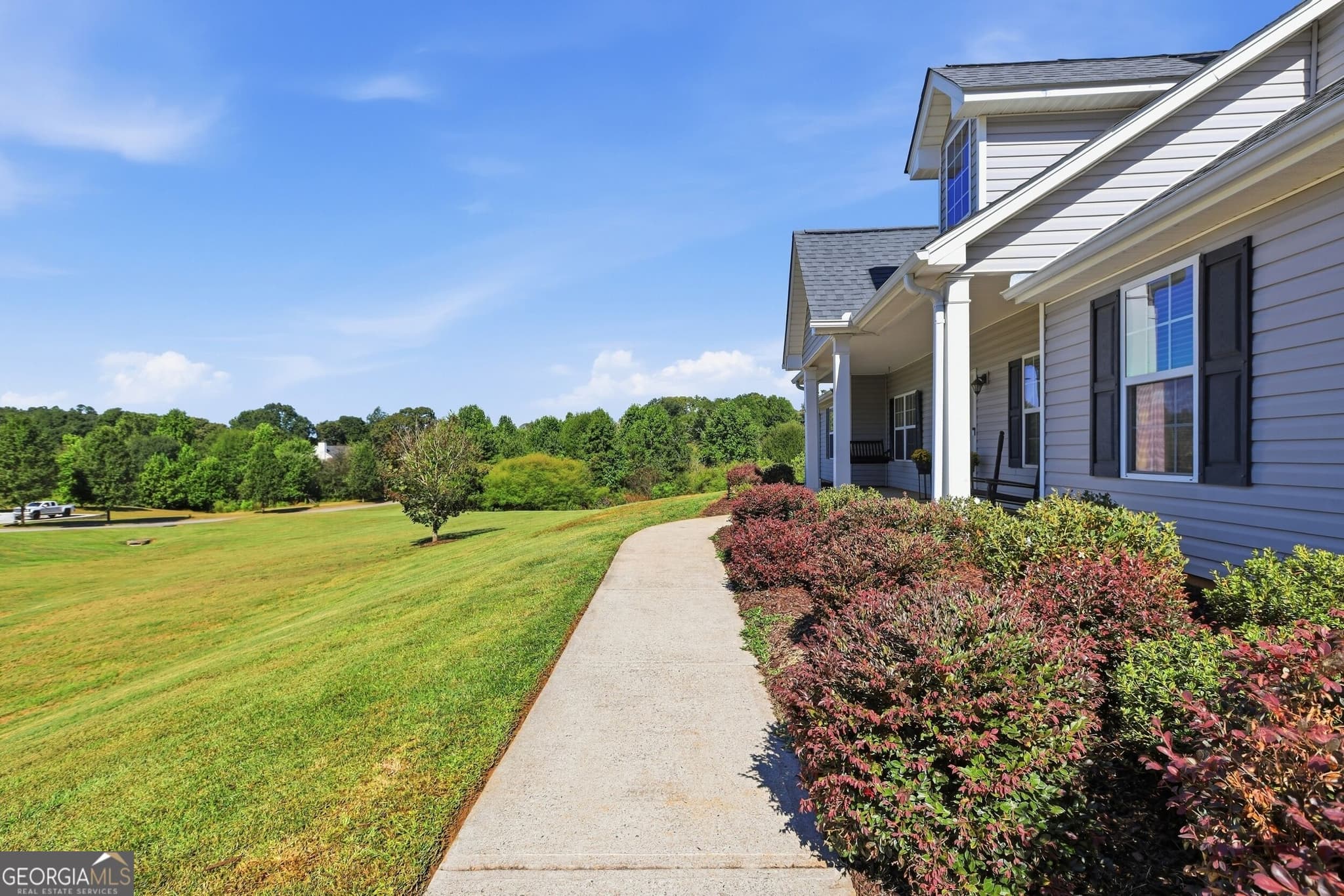 3 bedroom, 2 bathroom, 1,504 sq ft single family residence for sale at 184 Nantucket Drive, Alto, GA 30510 — photo 2