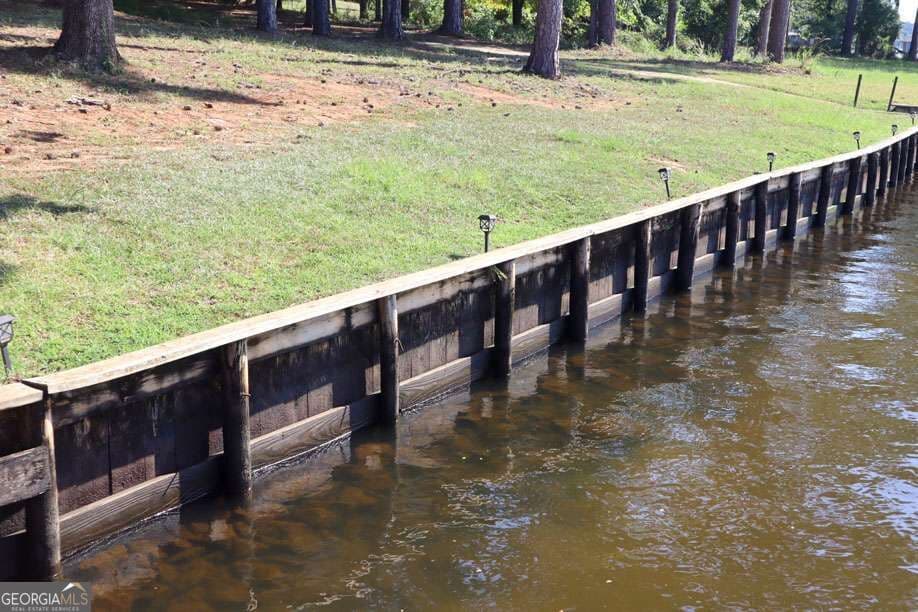 3 bedroom, 2 bathroom, 1,350 sq ft cabin,single family residence for sale at 925 Barbara Point Road, Sparta, GA 31087 — photo 7