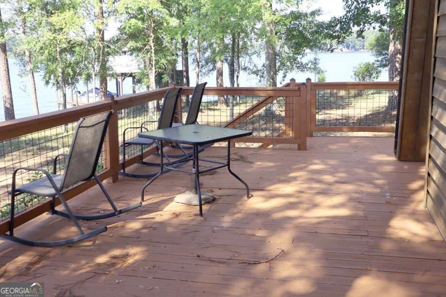 3 bedroom, 2 bathroom, 1,350 sq ft cabin,single family residence for sale at 925 Barbara Point Road, Sparta, GA 31087 — photo 5