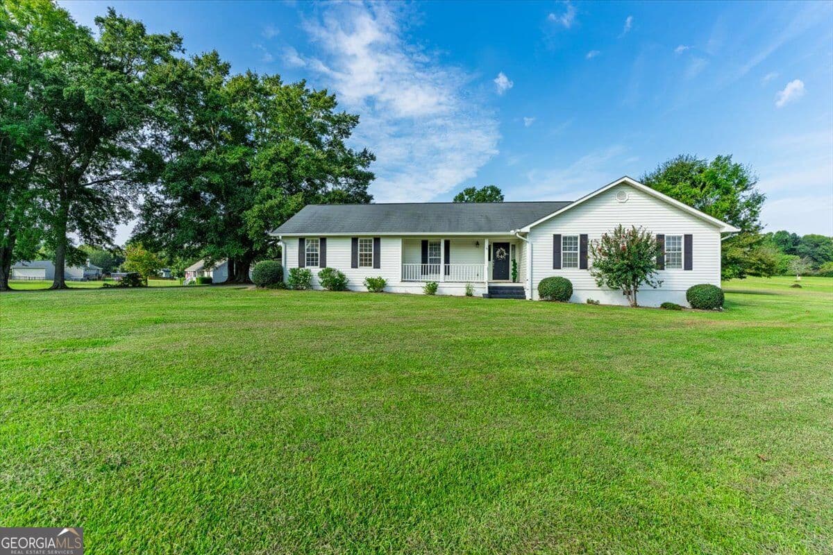 3 bedroom, 2 bathroom, 1,716 sq ft single family residence for sale at 106 Stonegables Drive, Gray, GA 31032