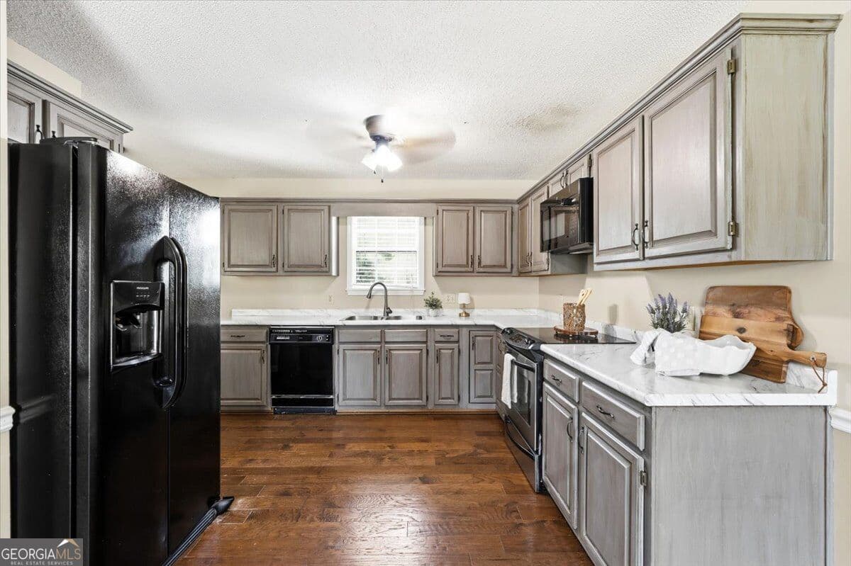 3 bedroom, 2 bathroom, 1,716 sq ft single family residence for sale at 106 Stonegables Drive, Gray, GA 31032 — photo 9