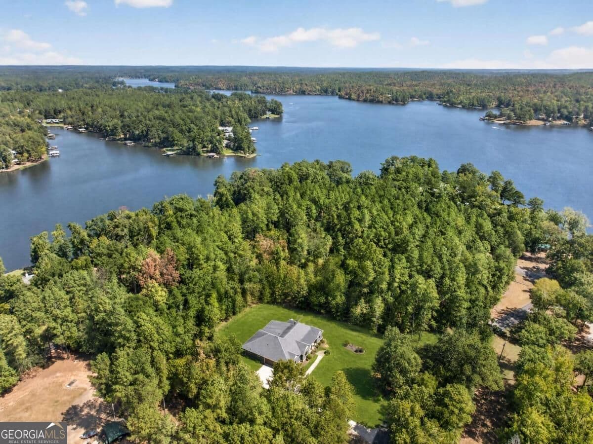 3 bedroom, 3 bathroom, 3,154 sq ft single family residence under contract at 151 Sinclair Circle, Eatonton, GA 31024 — photo 2
