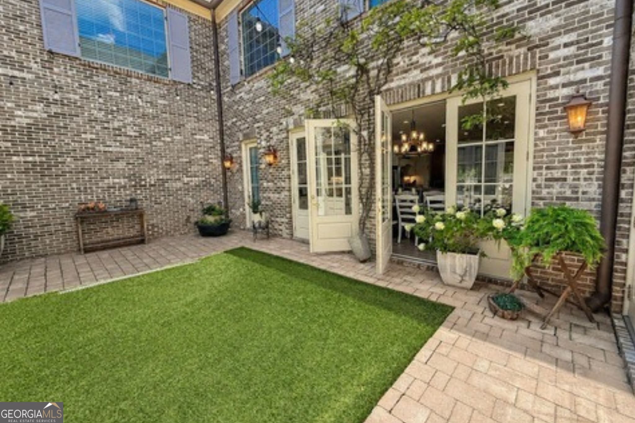 6 bedroom, 6.5 bathroom, 6,101 sq ft single family residence for sale at 6509 Snug Harbor Court, Flowery Branch, GA 30542 — photo 6