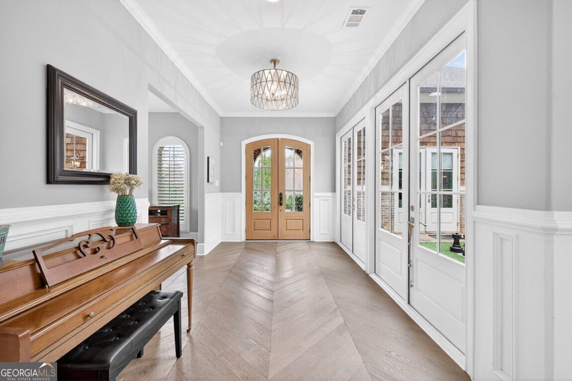 6 bedroom, 6.5 bathroom, 6,101 sq ft single family residence for sale at 6509 Snug Harbor Court, Flowery Branch, GA 30542 — photo 4