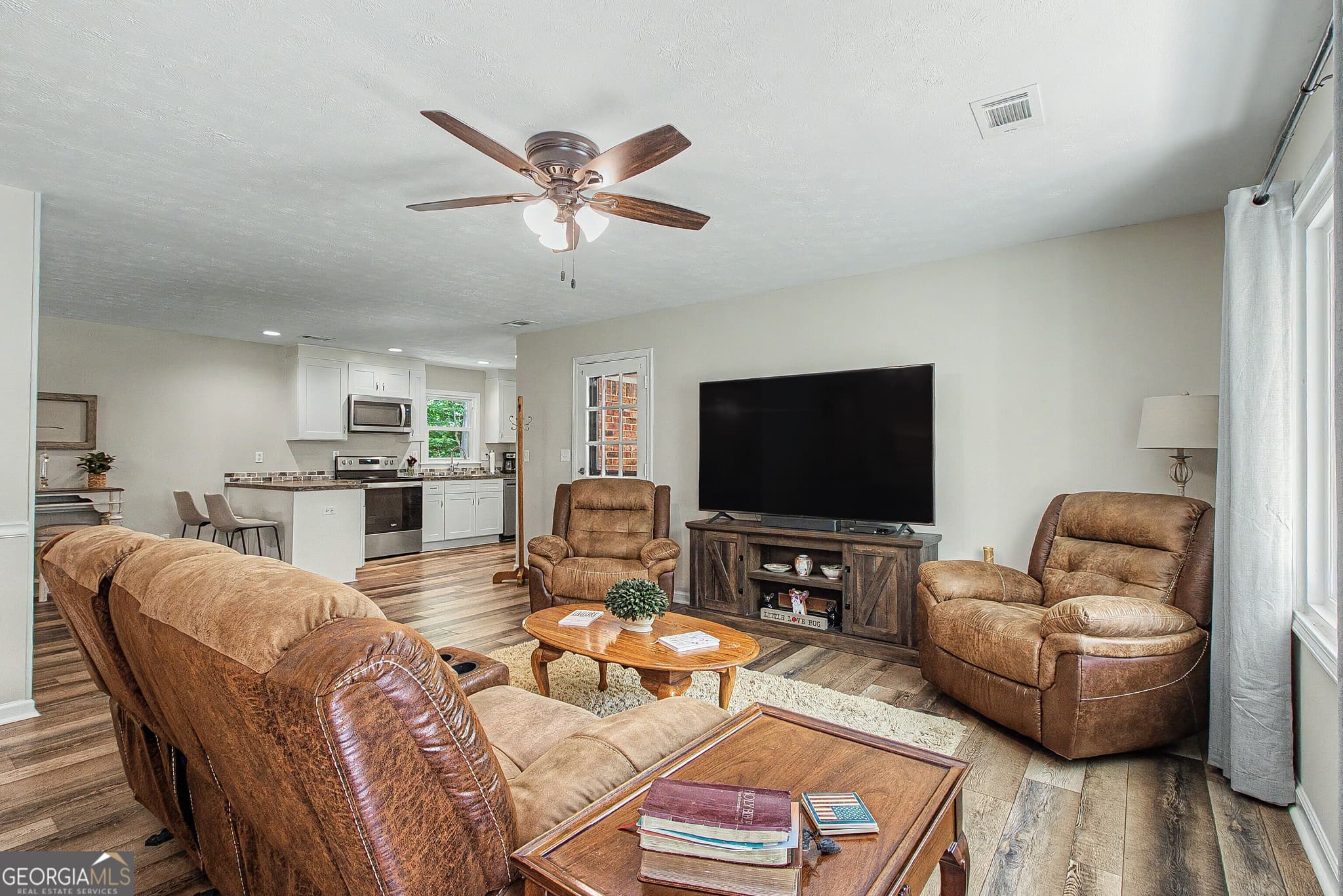 3 bedroom, 2 bathroom, 1,580 sq ft single family residence for sale at 27 Lynhaven Drive, Newnan, GA 30263 — photo 9
