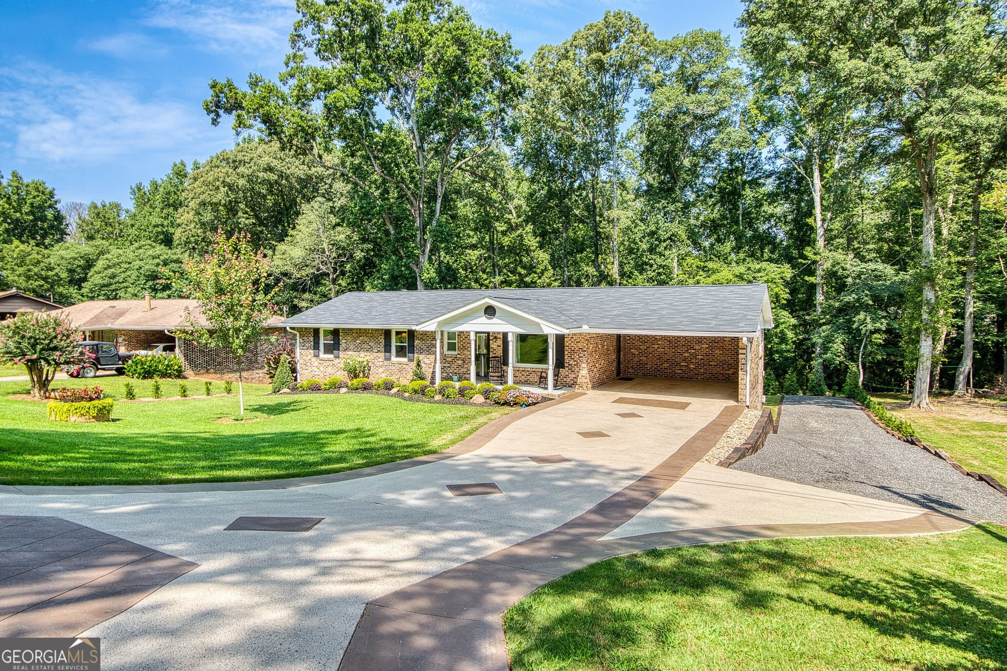 3 bedroom, 2 bathroom, 1,580 sq ft single family residence for sale at 27 Lynhaven Drive, Newnan, GA 30263 — photo 4