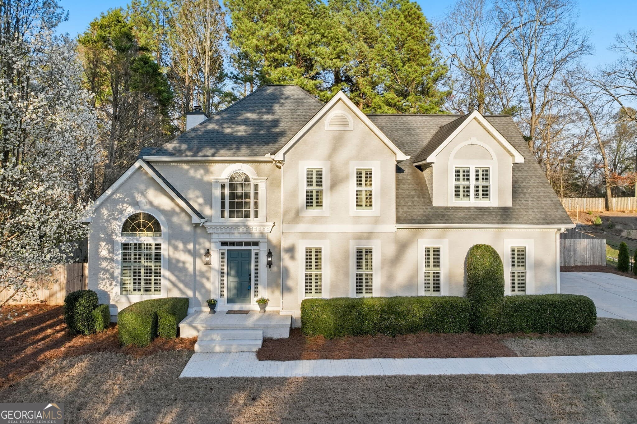 4 bedroom, 2.5 bathroom, 2,820 sq ft single family residence for sale at 711 Chattahoochee Place, Gainesville, GA 30506 — photo 2
