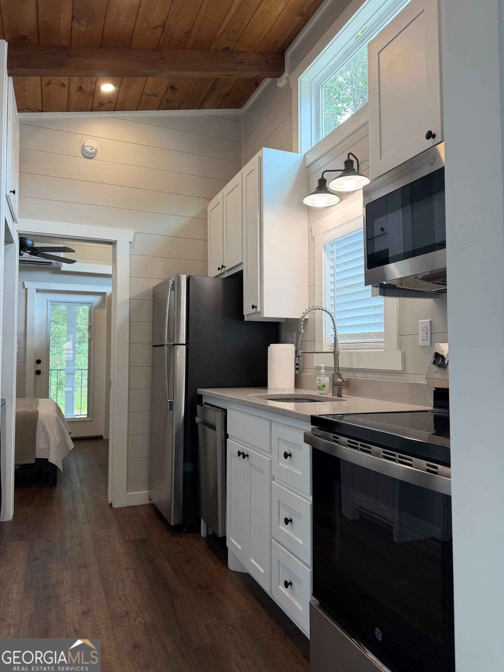 1 bedroom, 1 bathroom, 396 sq ft single family residence for sale at 4960 Laurel Lodge Road #46, Clarkesville, GA 30523 — photo 4