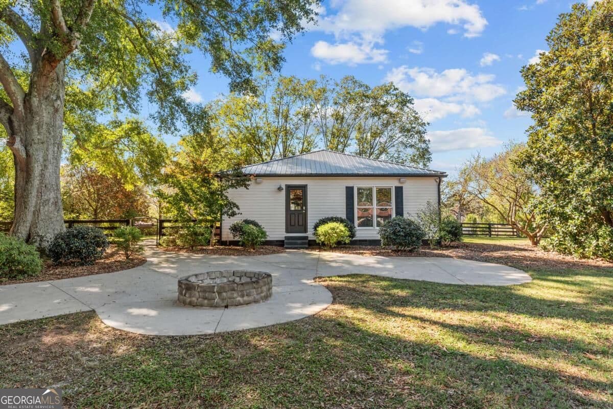 4 bedroom, 3 bathroom, 1,988 sq ft farm for sale at 3131 Greensboro Highway, Watkinsville, GA 30677 — photo 7