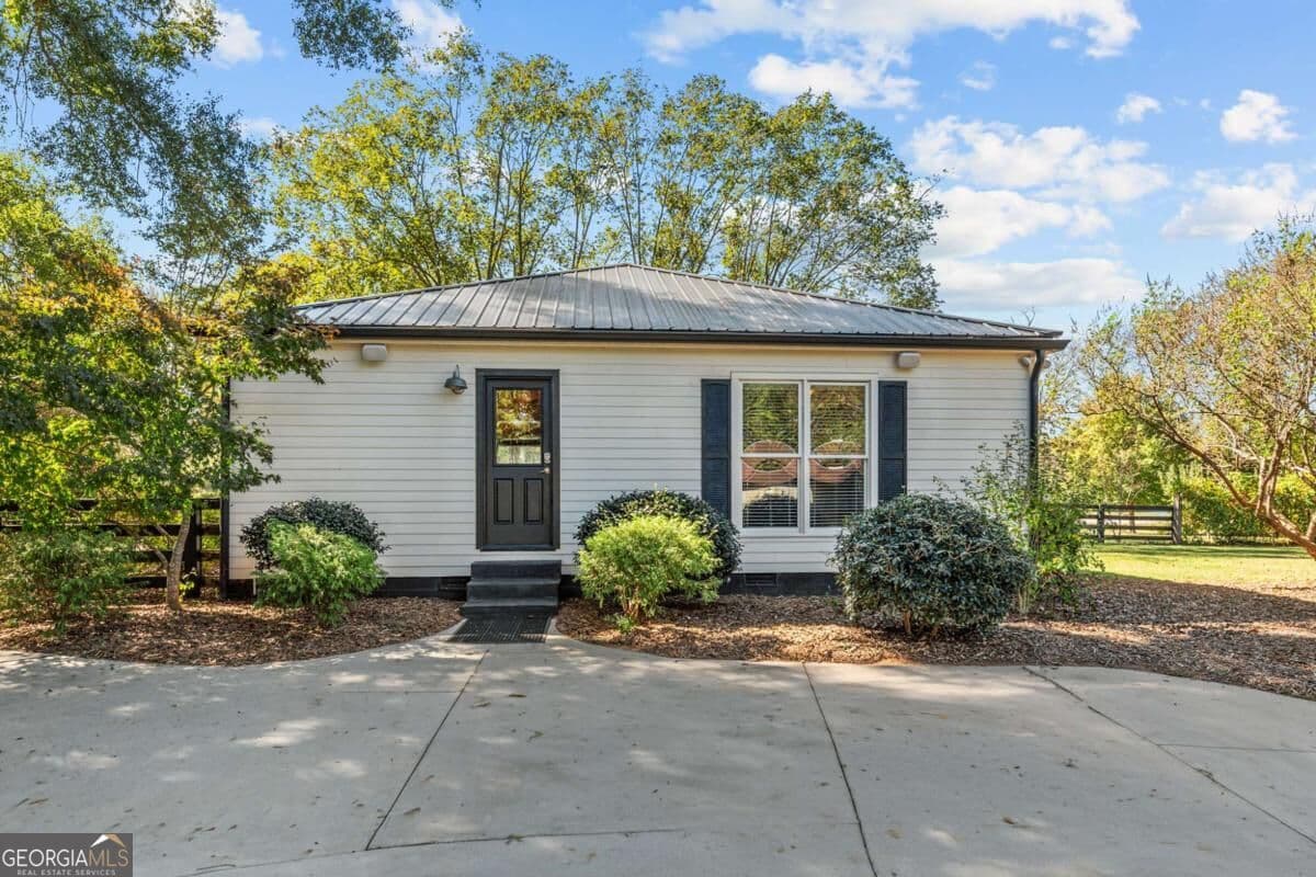 4 bedroom, 3 bathroom, 1,988 sq ft farm for sale at 3131 Greensboro Highway, Watkinsville, GA 30677 — photo 8