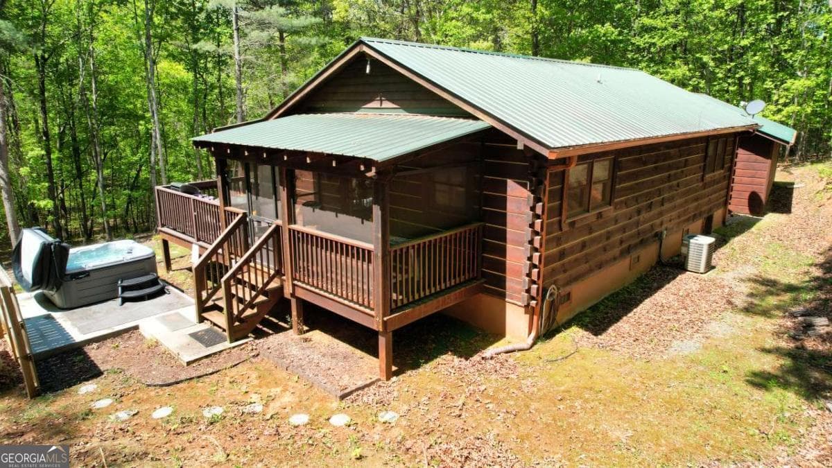 2 bedroom, 2 bathroom, 984 sq ft cabin,single family residence for sale at 210 Shade Tree Lane, Mineral Bluff, GA 30559 — photo 7
